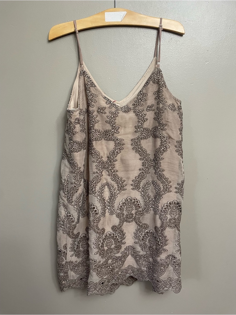 Entro women’s Large Embroidered taupe tan  slipdress - Picture 4 of 9